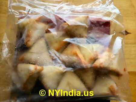 Trader Joe's NYC Chicken Tikka Samosa inside the bag image © NYIndia.us